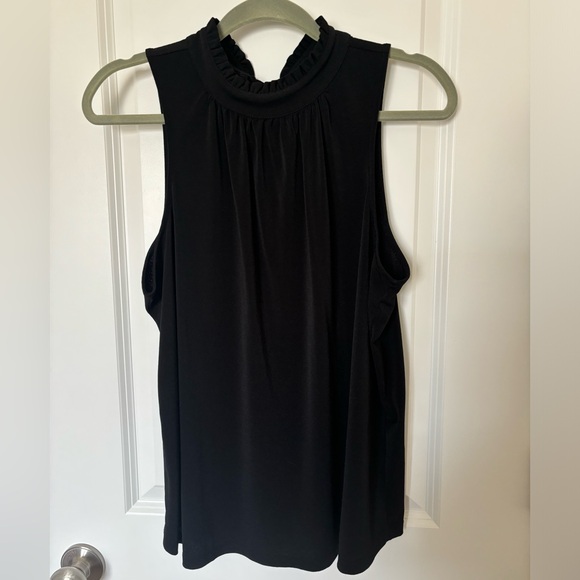 EUC Banana Republic Black Ruffled Neck Tie Back Sleeveless Blouse - Picture 1 of 3